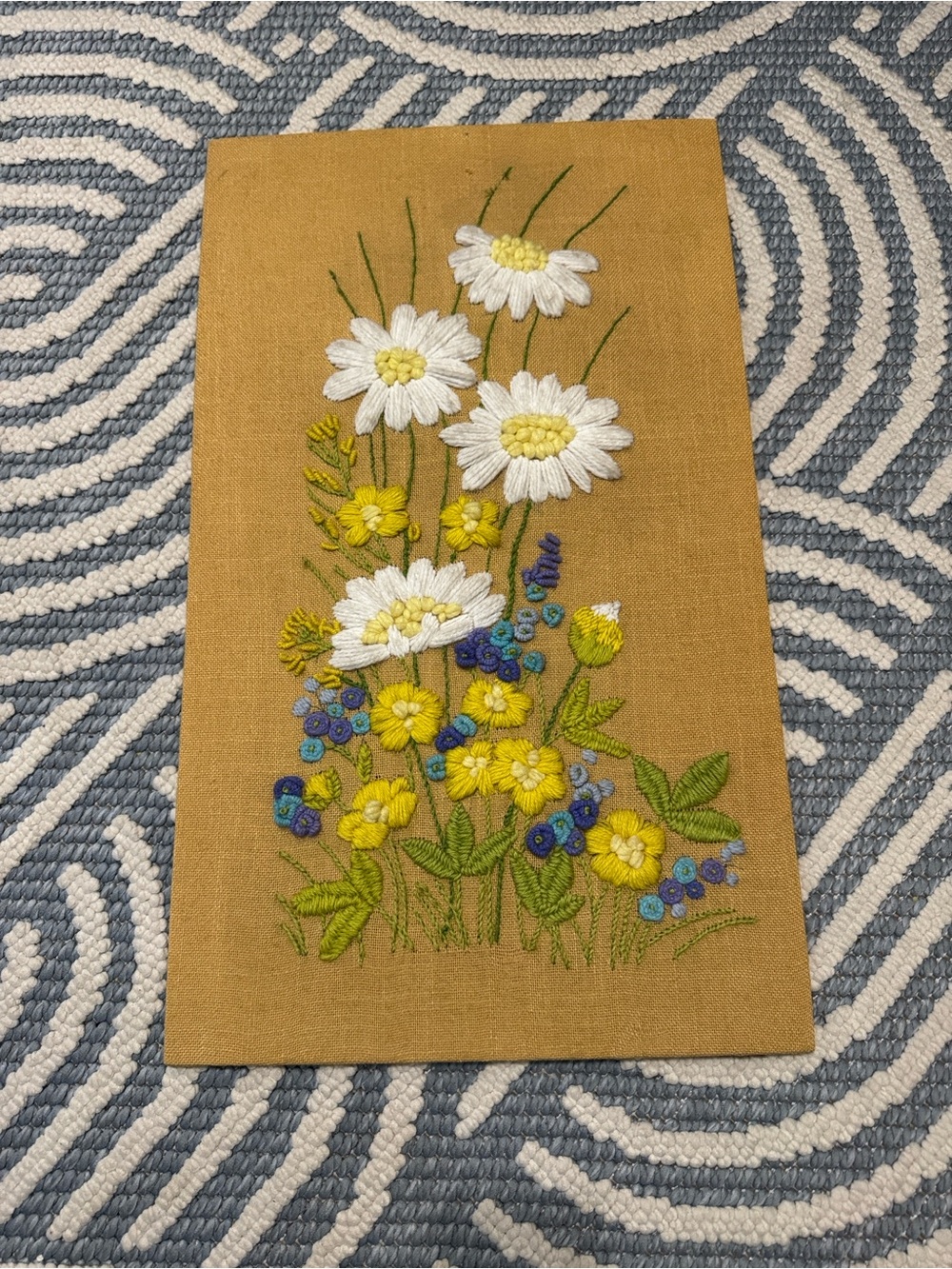 Vintage 1970s Columbia Minerva #7216 Daisy Crewel Embroidery Wall Art 26”